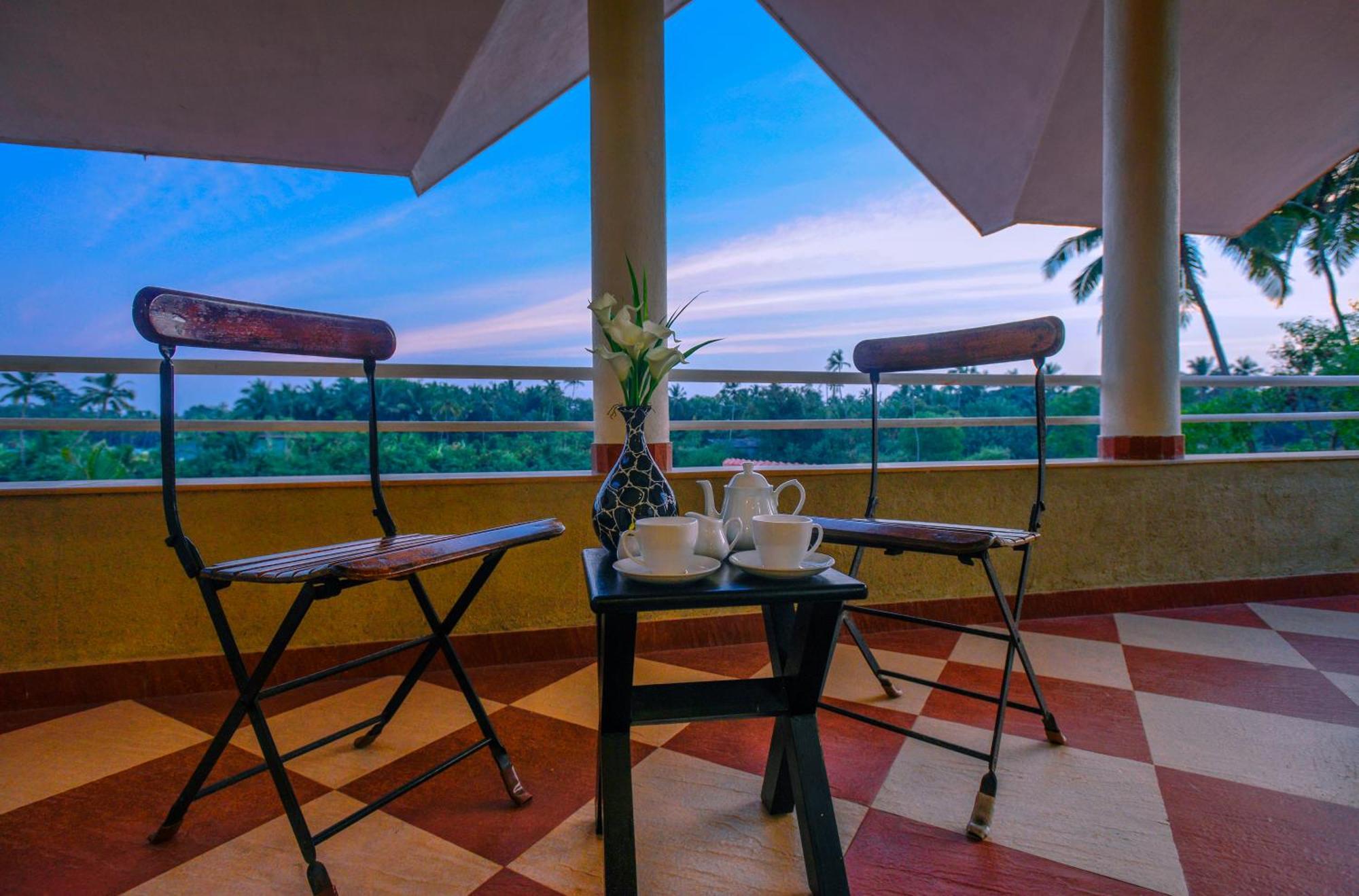 Treehouse Blue Hotel & Villas 柯瓦 外观 照片