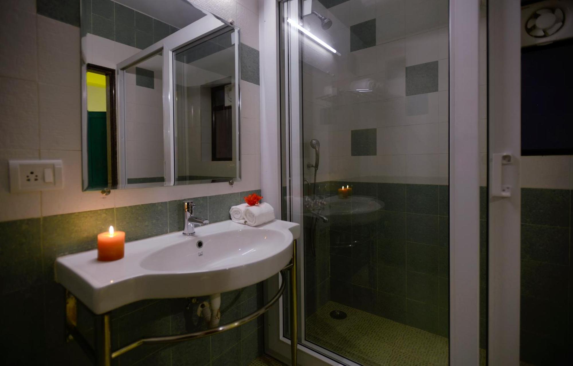 Treehouse Blue Hotel & Villas 柯瓦 外观 照片