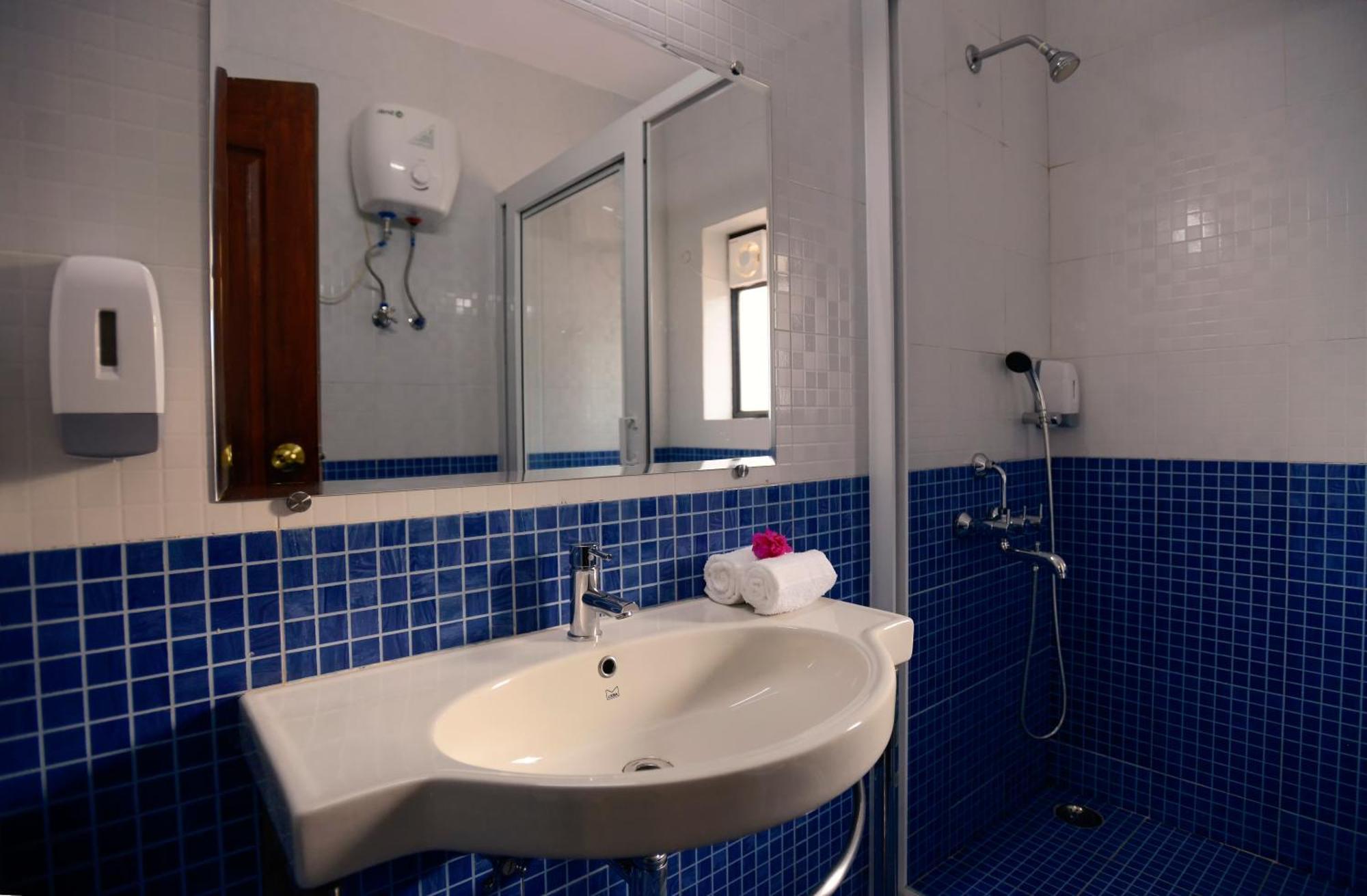 Treehouse Blue Hotel & Villas 柯瓦 外观 照片