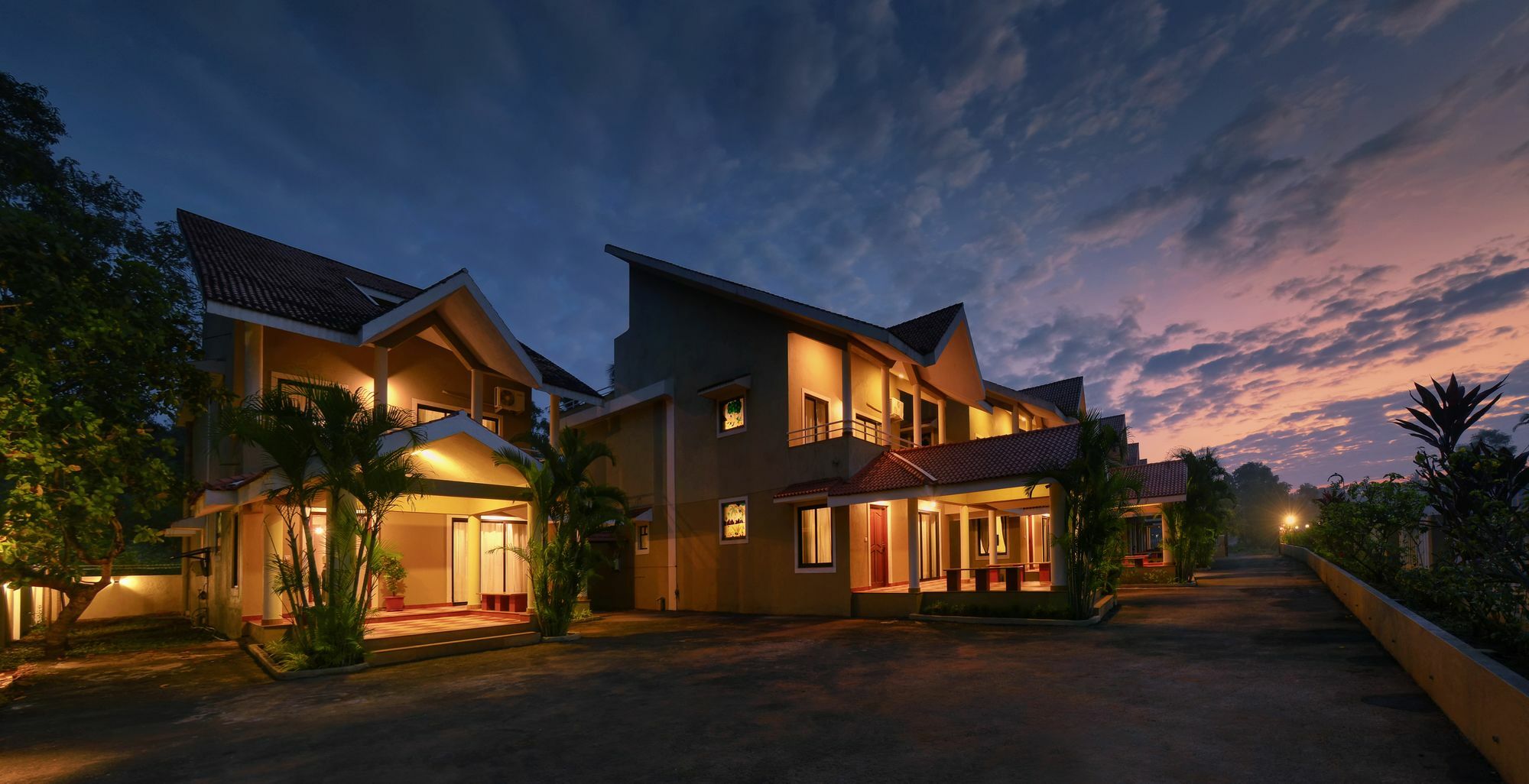 Treehouse Blue Hotel & Villas 柯瓦 外观 照片